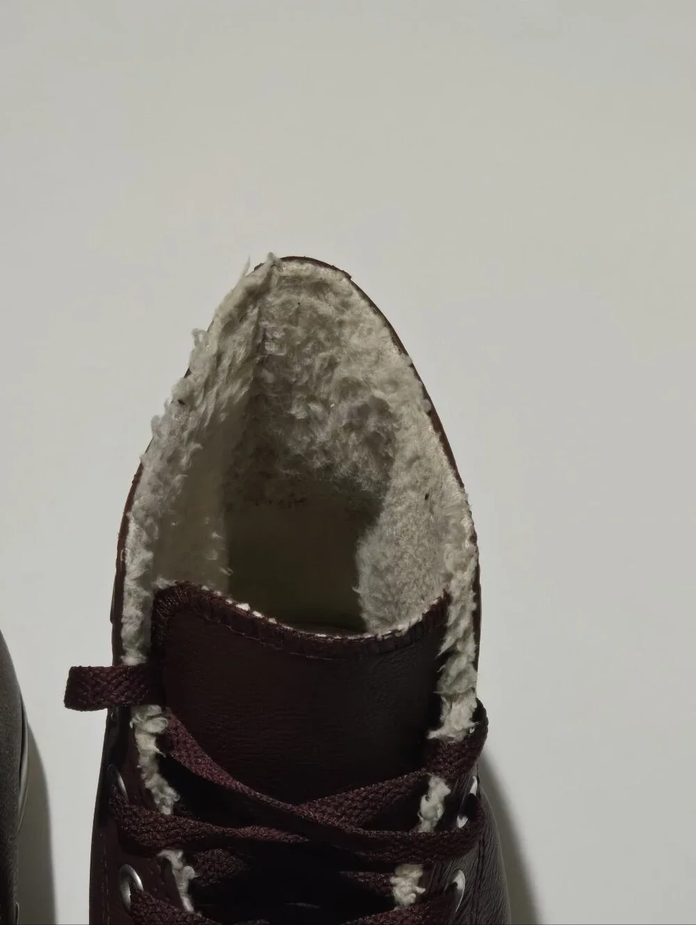 Converse Chuck Taylor Leather Faux Fur Lined Hi-Top Burgundy Sneaker Womens 10